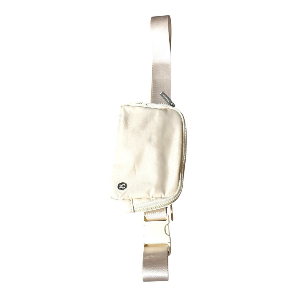 Lululemon Everywhere Belt Bag 1L White Opal - Picture 12 of 16